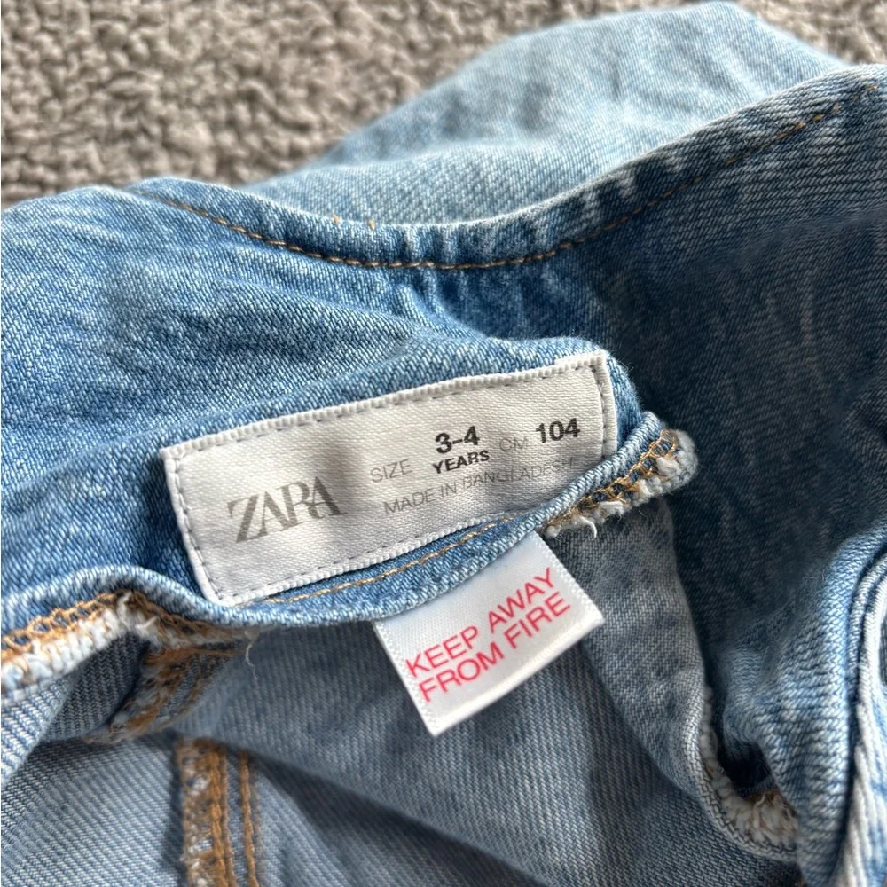 Zara kids Denim Overalls with Yellow Floral Embroidery - Picture 2 of 4